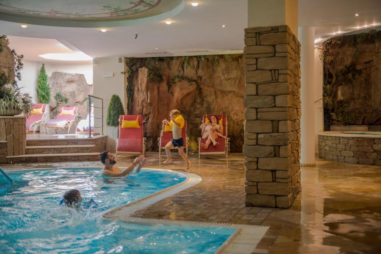 Resort Dolce Casa - Family&Spa Hotel Moena Luaran gambar